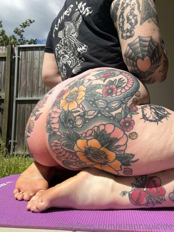 Sunning my buns 🌞