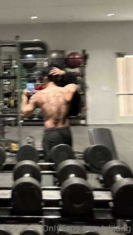 remind me to go shirtless in my gym more often