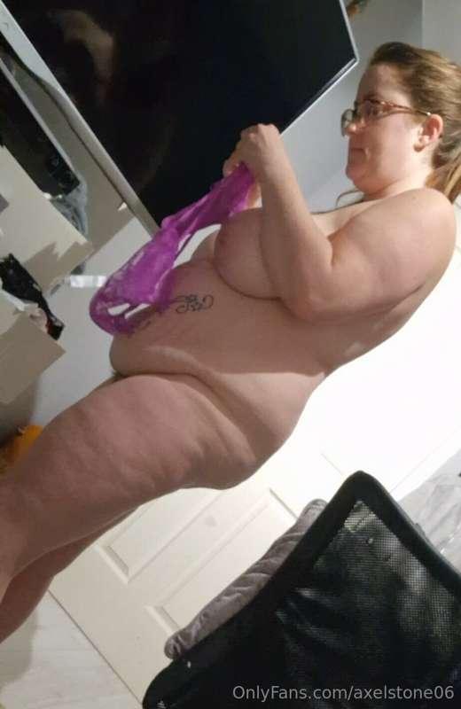 The wife in underwear 😍