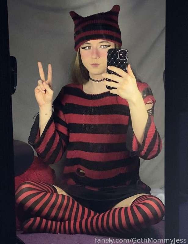 gothmommyjess image #0