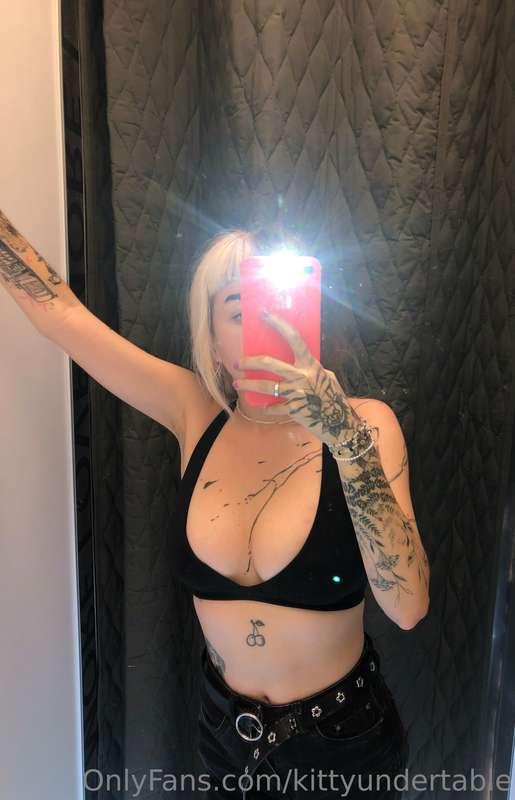 kittyundertable image #0