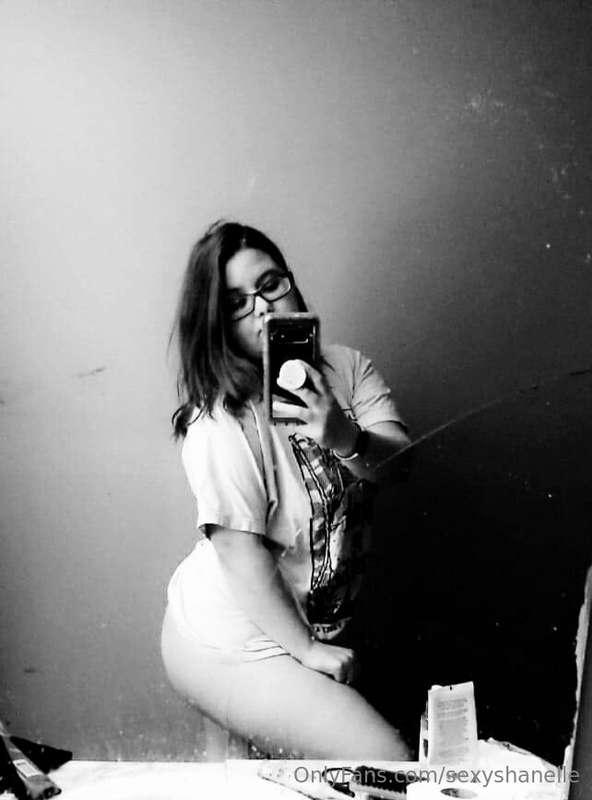 Miss thos old mirror. How good would I look in your tshirt?