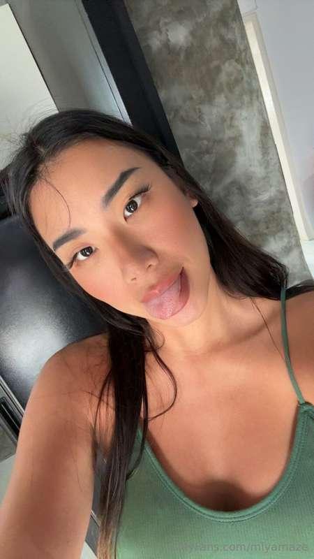 Dropping my new Solo vid on DMs today! 🥵 Hope you'll like it..