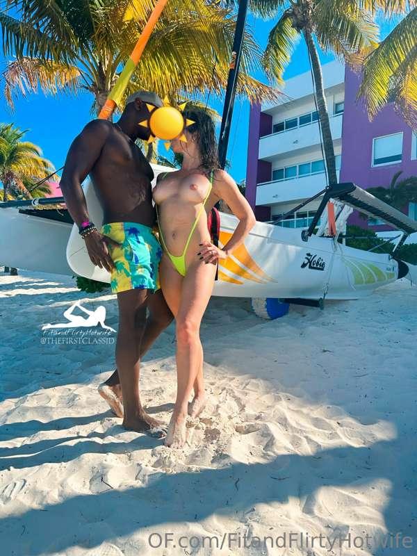 fitandflirtyhotwife image #7