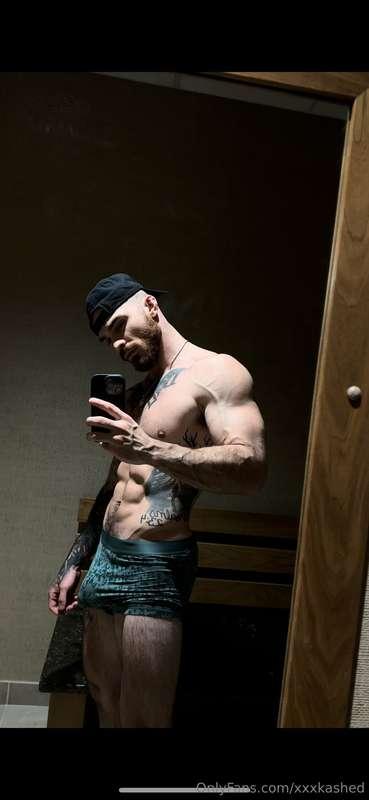 😈