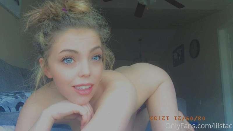 Sexyyy 4’11 blonde and naughty @marijuanaahnna 
✨strip tease..