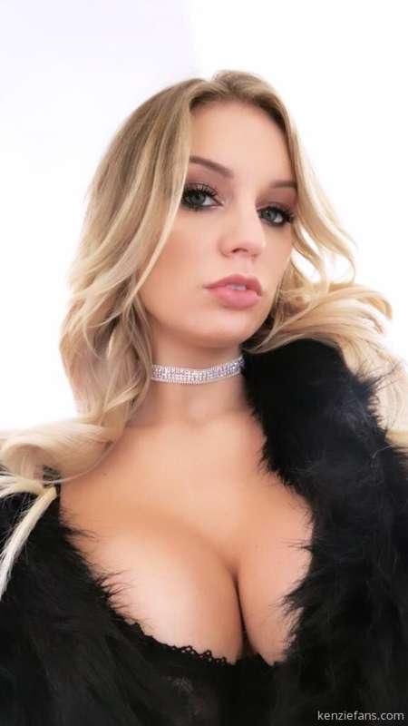 Happy Sexy Saturday! Stay true to yourself and Slay the Day ..