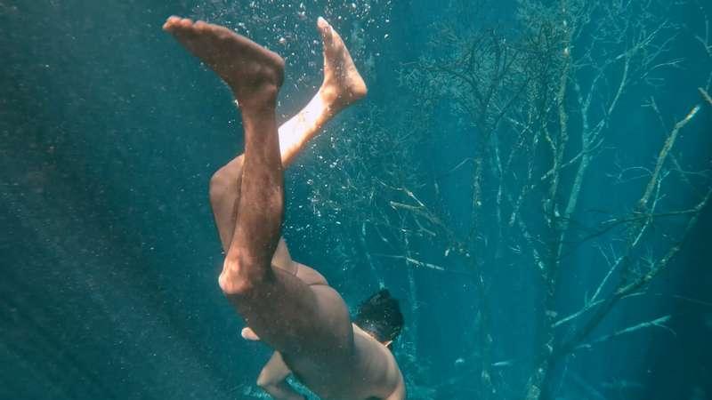 Exploring the Cenotes of Yucatán — Naked and Free 🌿