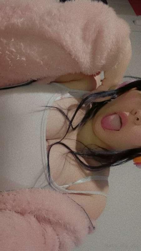 your cute girl 👧 💕 😏