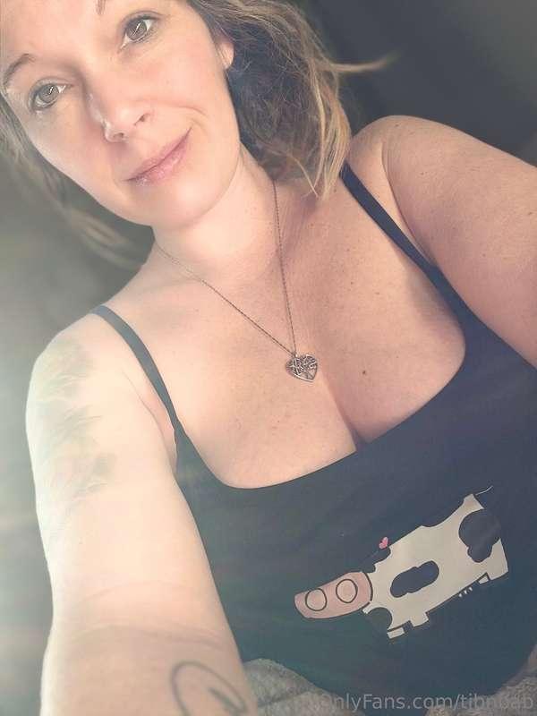 Good morning from mama moo moo
& her moo cow Thor ❤️🐮