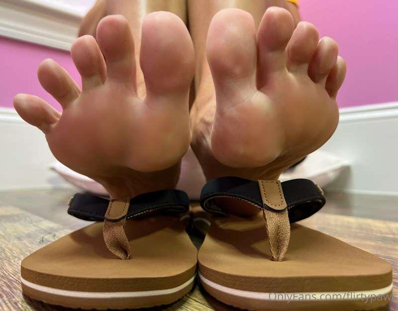 Trying out these reef sandals for summer. If you saw me wear..