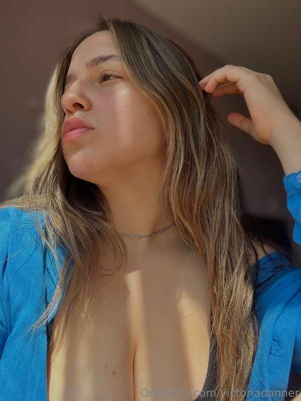 Lately I took pictures of my face because I love the sunligh..