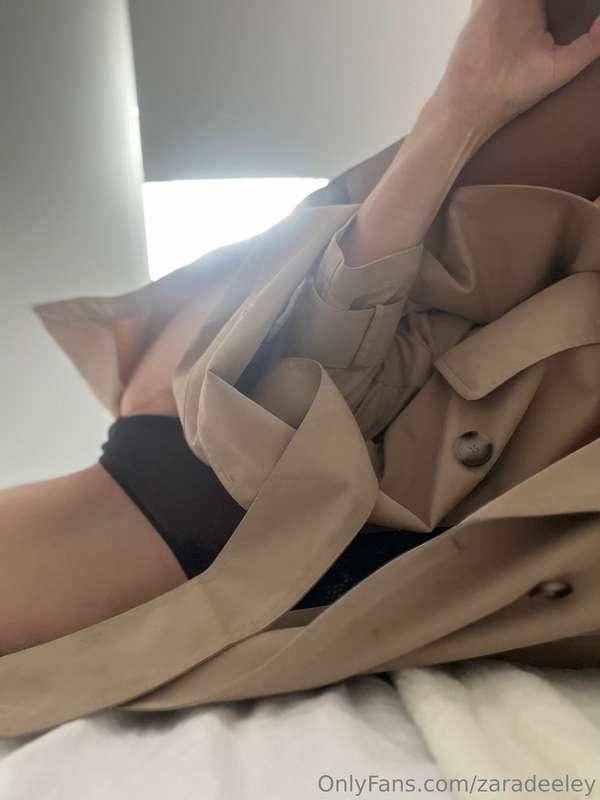 Tench coat…. Stockings and heels!
