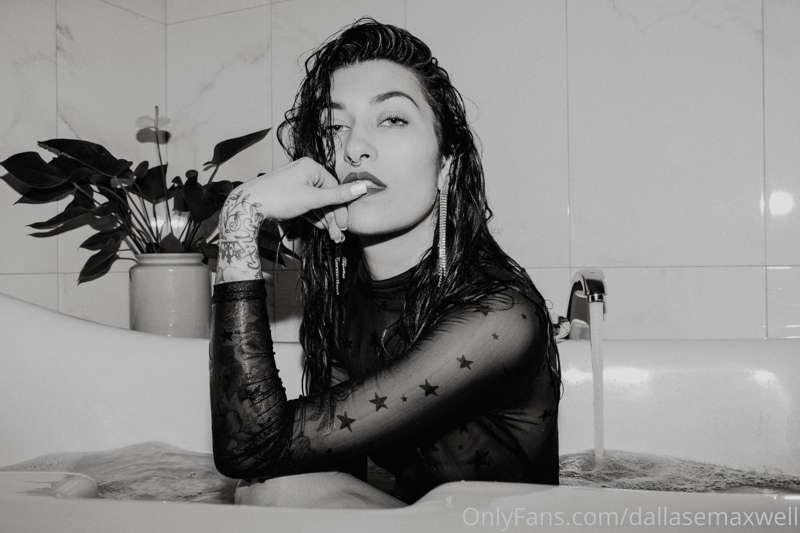 I wanna do more shoots like this 🖤
