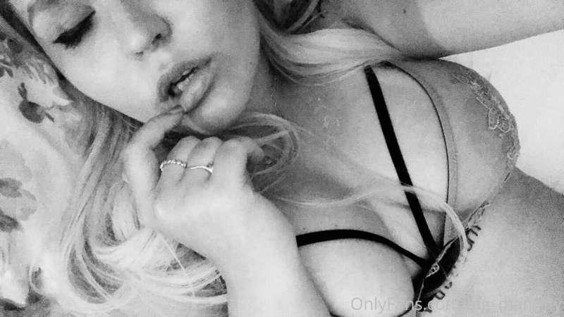 I wanna make your dirty fantasies come true💦