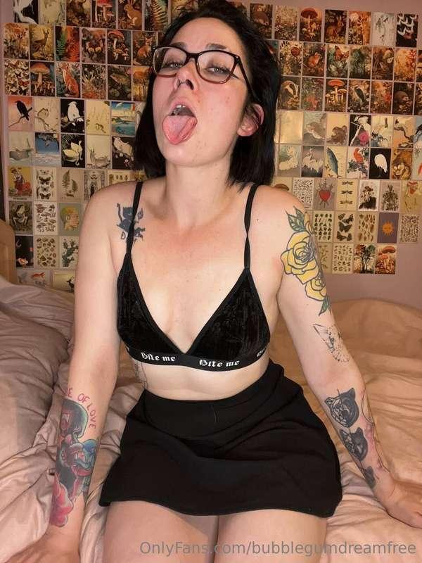Wanna treat Lexi for her birthday? Check out her Amazon wish..
