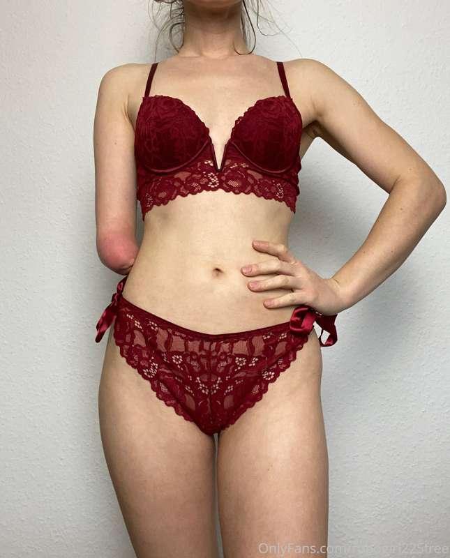 Is it true that girls look better in red? 😏 Or should I just..