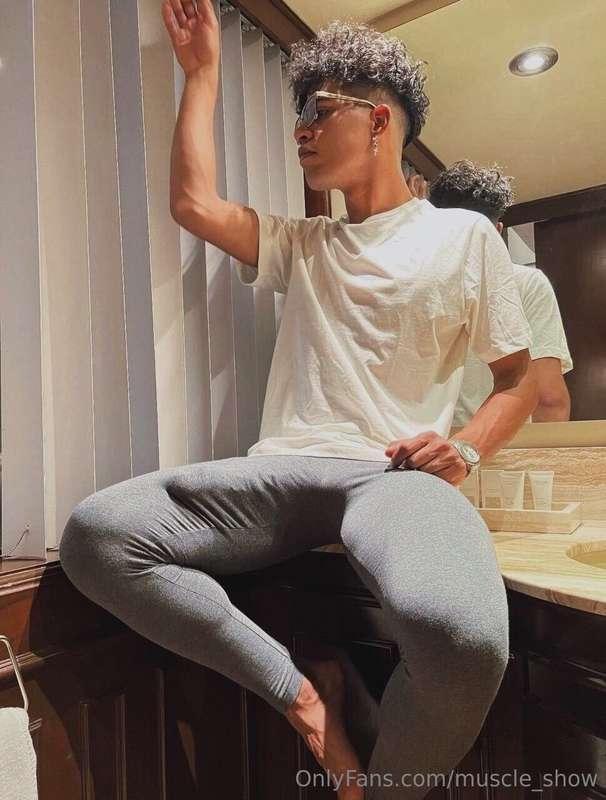 Look his 11.4 inches 🍆 🥵😈Should I collab with him⁉️ OMG‼️ 😱😏..