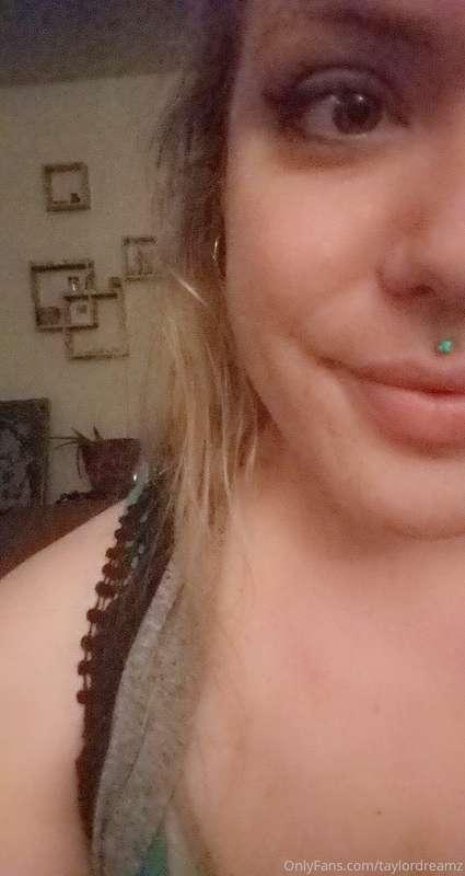 Procrastinating writing my midterm >.