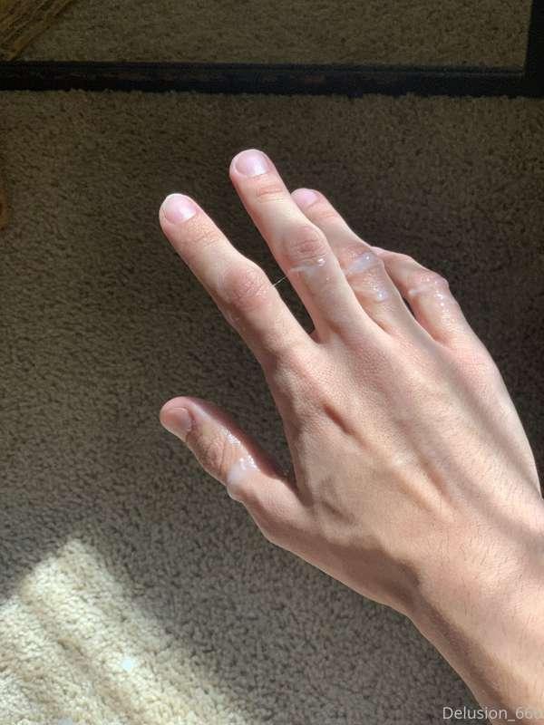 Comment your kinks/ turn ons so I can get more creative with..