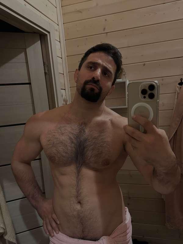 Shaving routine 🪒

#hairymen #menstyle #fitguy #malemodel #fitness #bearded #like