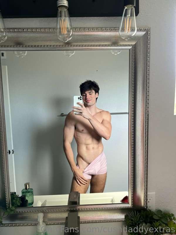 Come shower with me 😉 my NAKED taint and balls are wanting y..