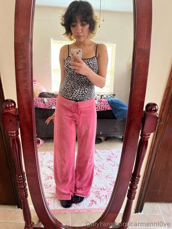 Cute and flirty, that's my style. Want to play? 😏