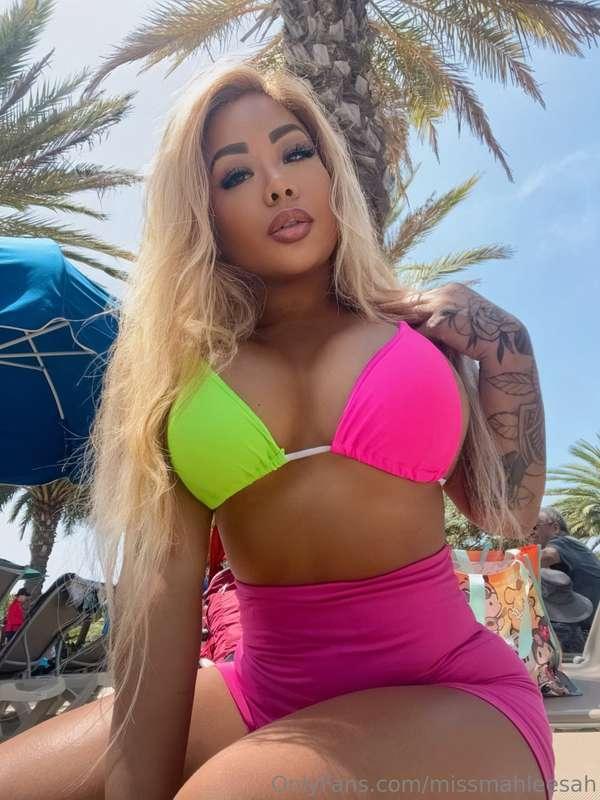 Pool day 💦 join me?