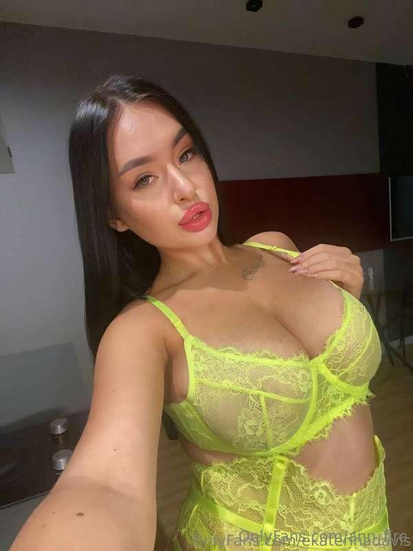 @ekaterinadavis Hi 🫶🏻 I’m a cute and horny girl. I’m looking..