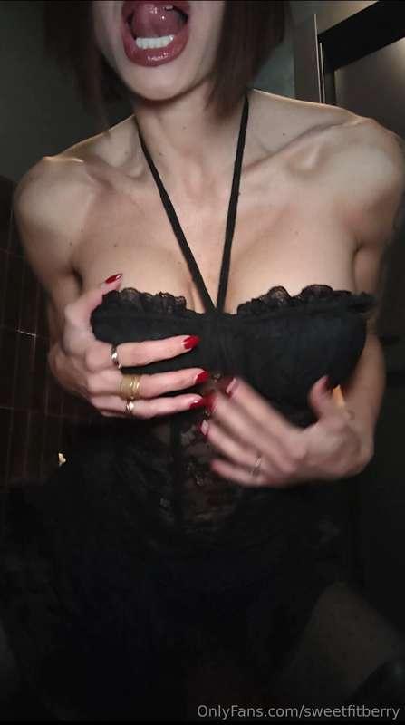 BOOM🔥🔥NUDA, ORGASMO, SQUIRTPorcate in bagno 💦💦💦