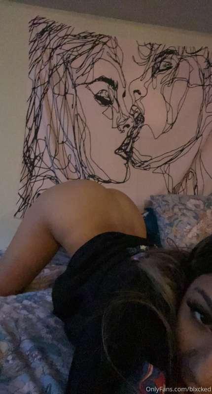 The things I'd do to you if you were behind me 🥵