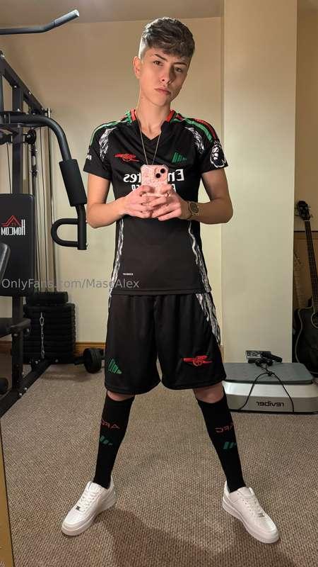 1v1 anyone?😏