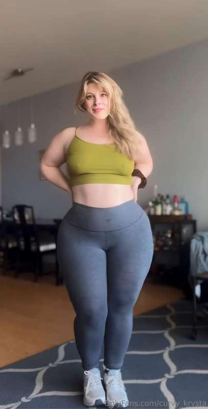 should I turn around?👅