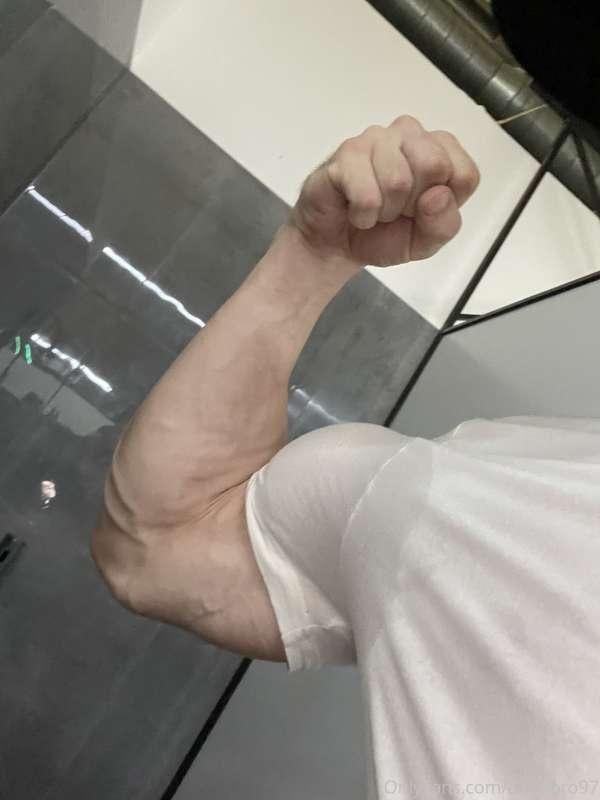 Sweaty sleeves