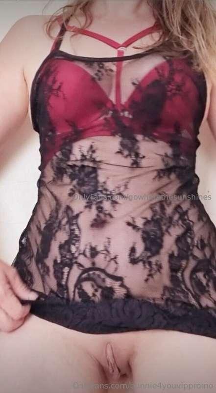 My pussy needs a good lickin,can u help me with that 😋😋😛