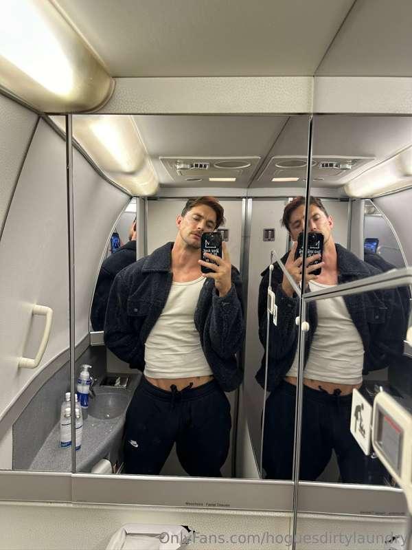 welp, that was a long flight 🥱 but I did get a moment in the..