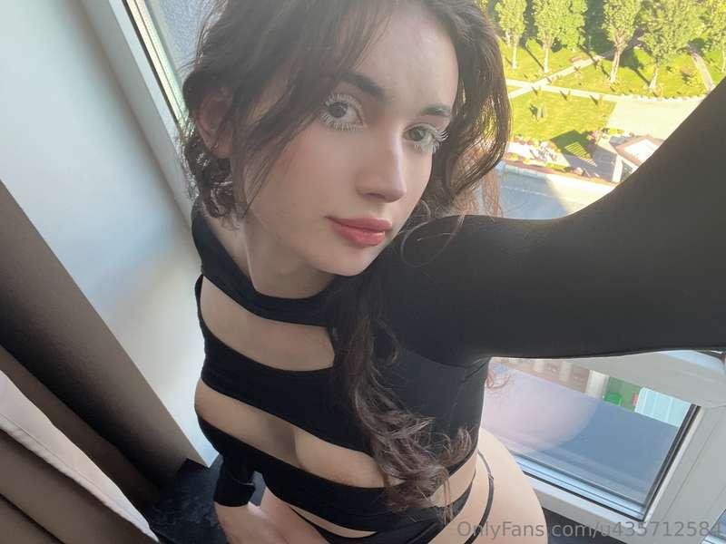 I'm looking at you, that look is longing for you to text me...