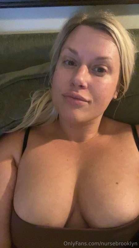 Just a casual sunday. Dont my tits look big?!