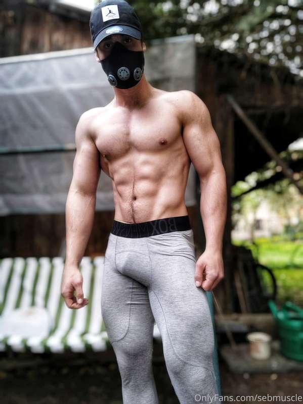 Looking hot in leggins? 😏💪