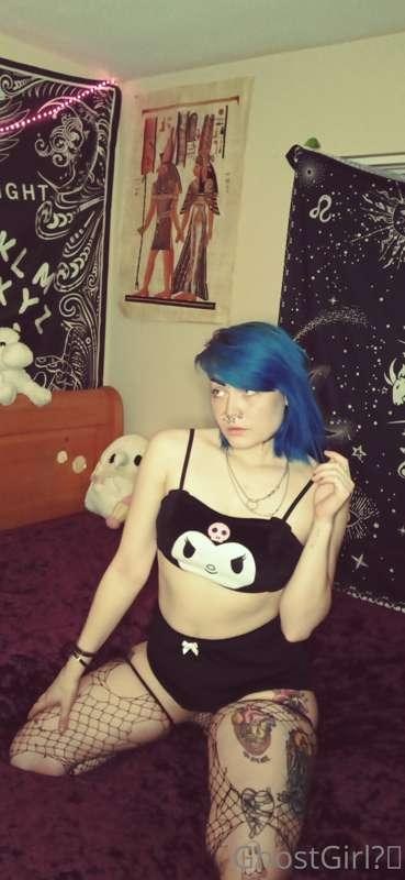 Cute set in my new outfit. 👉👈