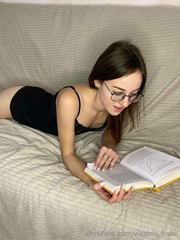 such a nice night, who could steal my attention from this bo..