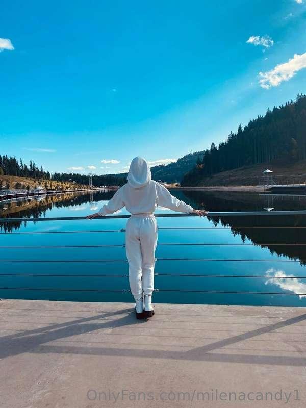 I dream of being with you in such a beautiful place and walk..