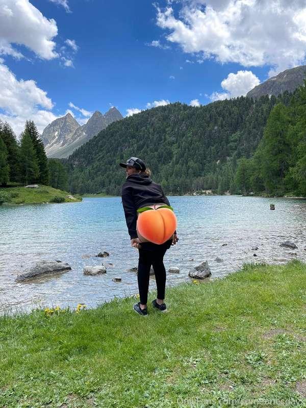 Good views while hiking. 😜
Check out the whole picture on my..