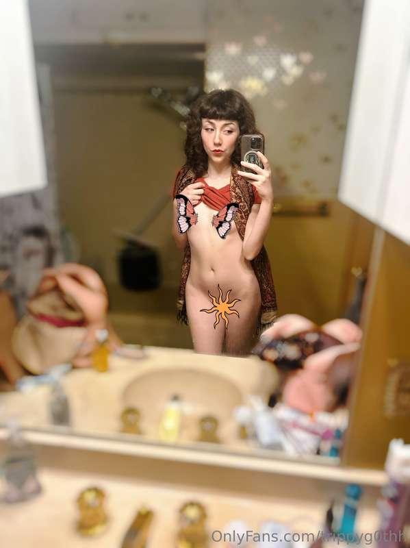 Sorry for being a cumslut this early, idk what’s wrong with ..