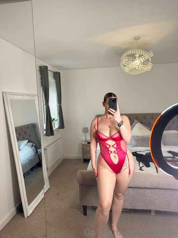 Bend me over, spit on my pussy, pull me in, slip it in and f..