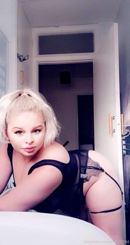 https://onlyfans.com/bigboobs9855