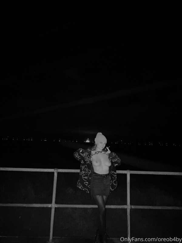 I got caught taking the first pic 0.2 seconds after it was t..