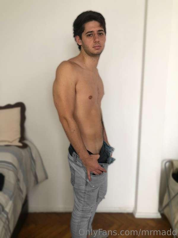 😈