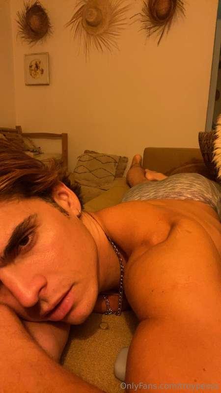 Started off teasing you in my shorts… now I’m fully naked, d..
