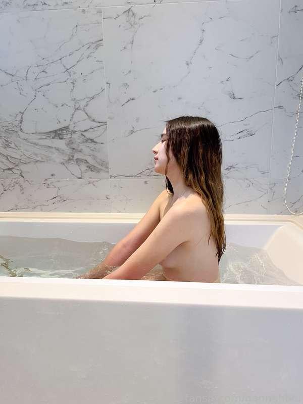 Bath time!


🎀 #bath #tits #smallboobs #armpits #brunette #babyface #nude #nipples #hornygirl #18 🎀